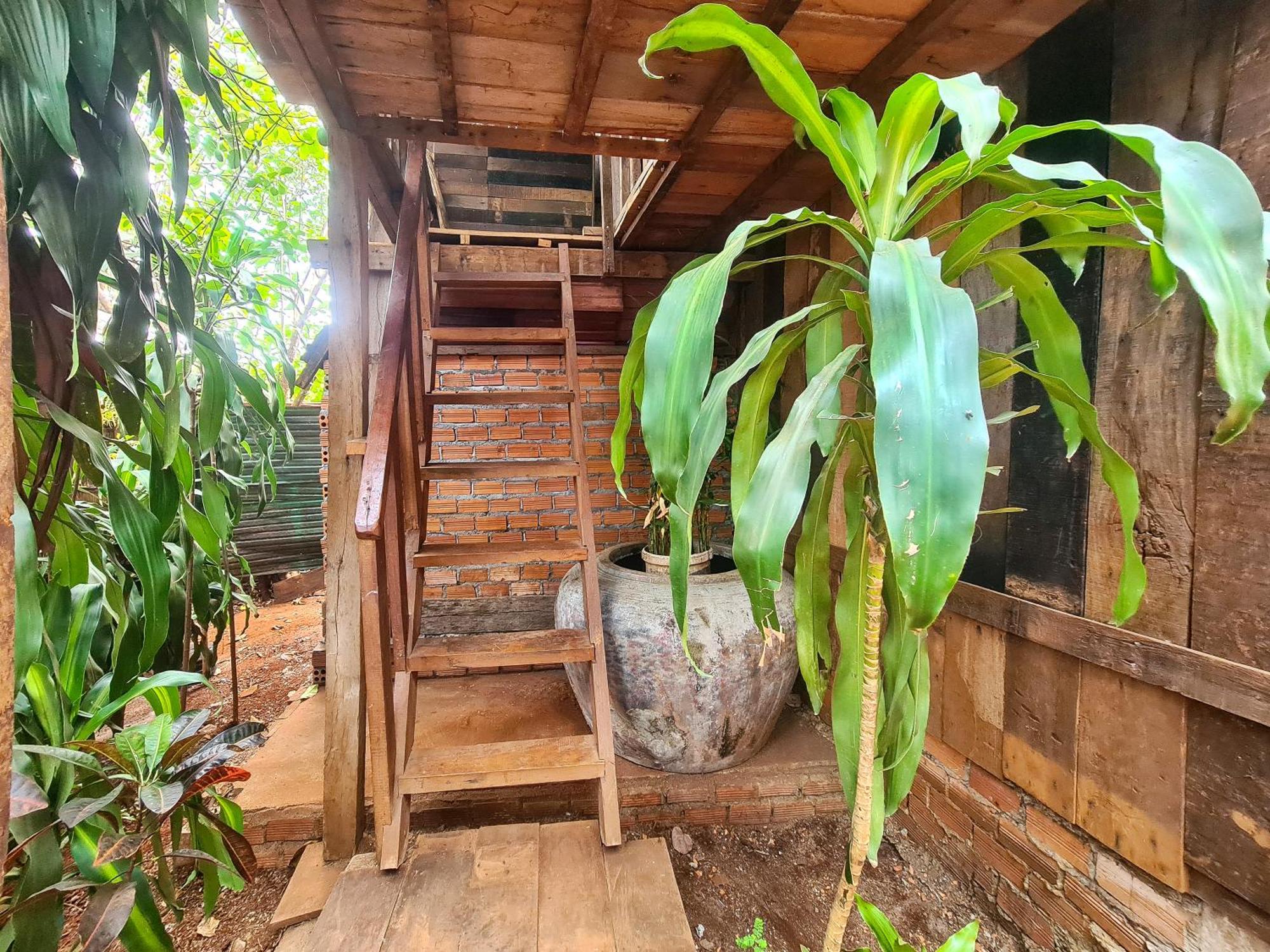 Ratanakiri Homestay & Jungle Trek Banlung 外观 照片