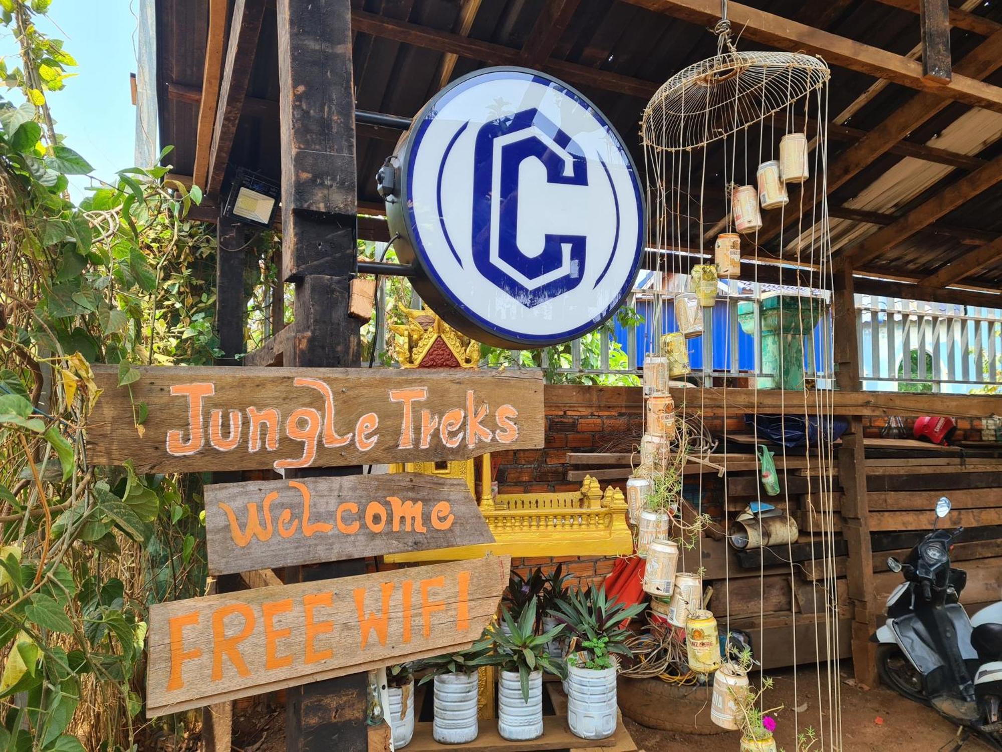 Ratanakiri Homestay & Jungle Trek Banlung 外观 照片
